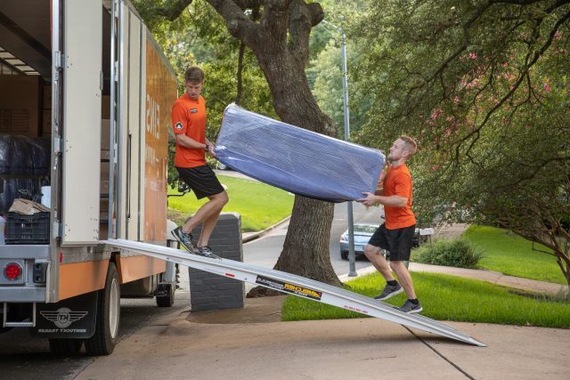 Cross Canada Moves | Best Movers in Canada